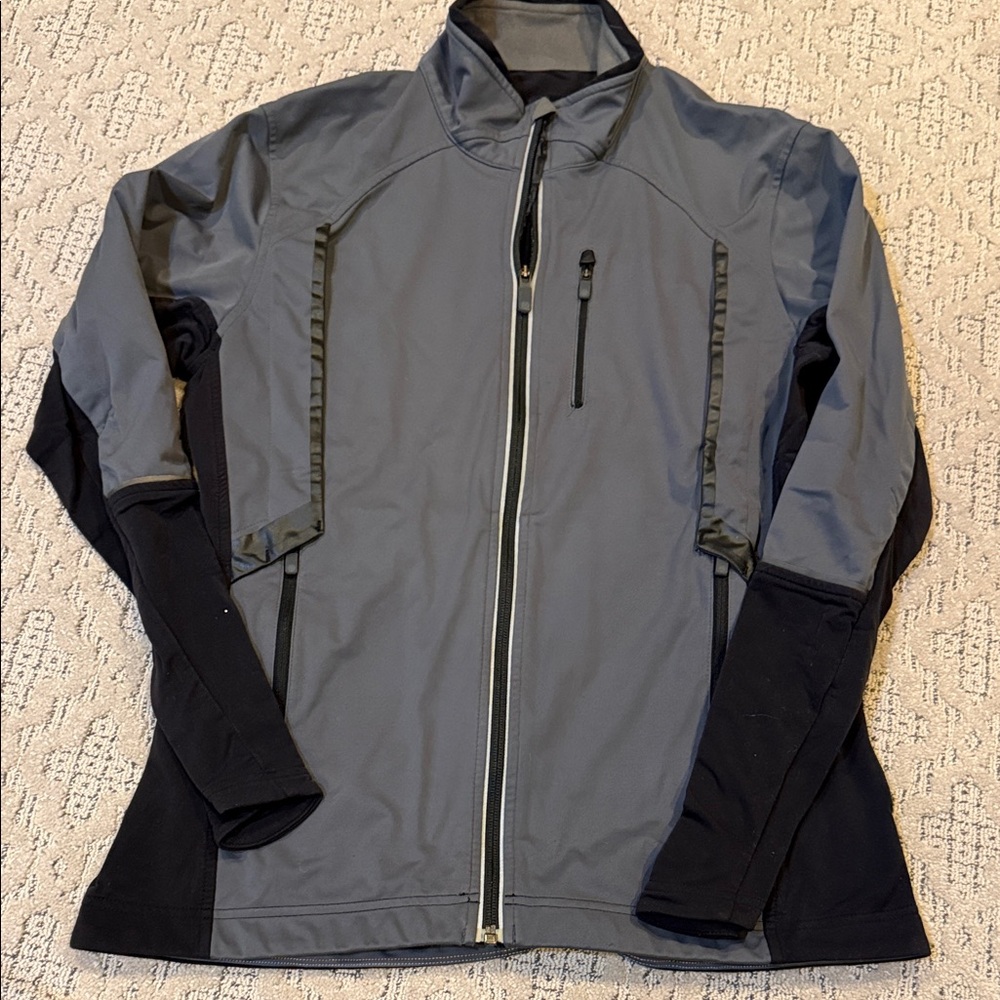 Lululemon Mens Chillstop 360 Jacket size Med
Dark Slate / Black